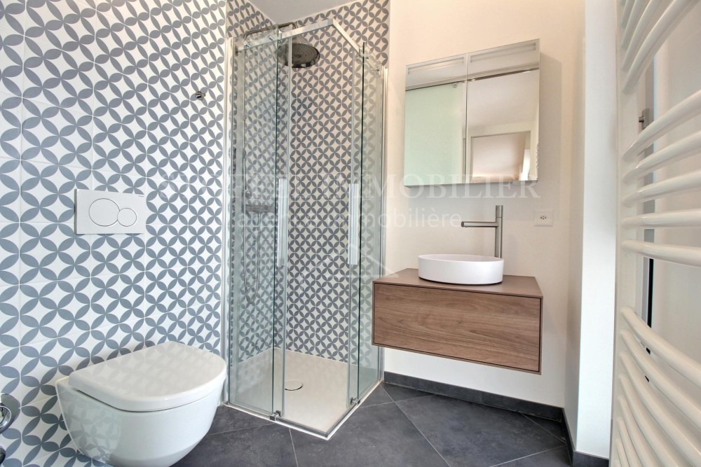 Bel Appartement Contemporain