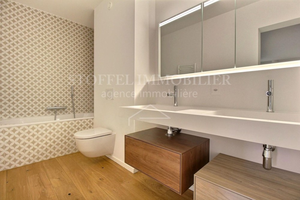 Bel Appartement Contemporain